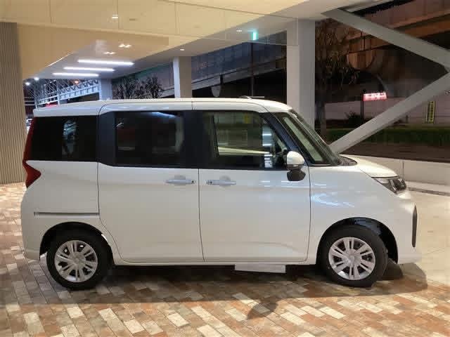 Toyota Roomy 2023 - භාවිතා කරන ලද වෑන් රථය sale in Sri Lanka - patpat.lk
