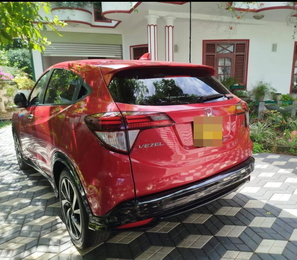 Honda Vezel 2017 - பயன்படுத்தப்பட்டது SUV sale in Sri Lanka - patpat.lk