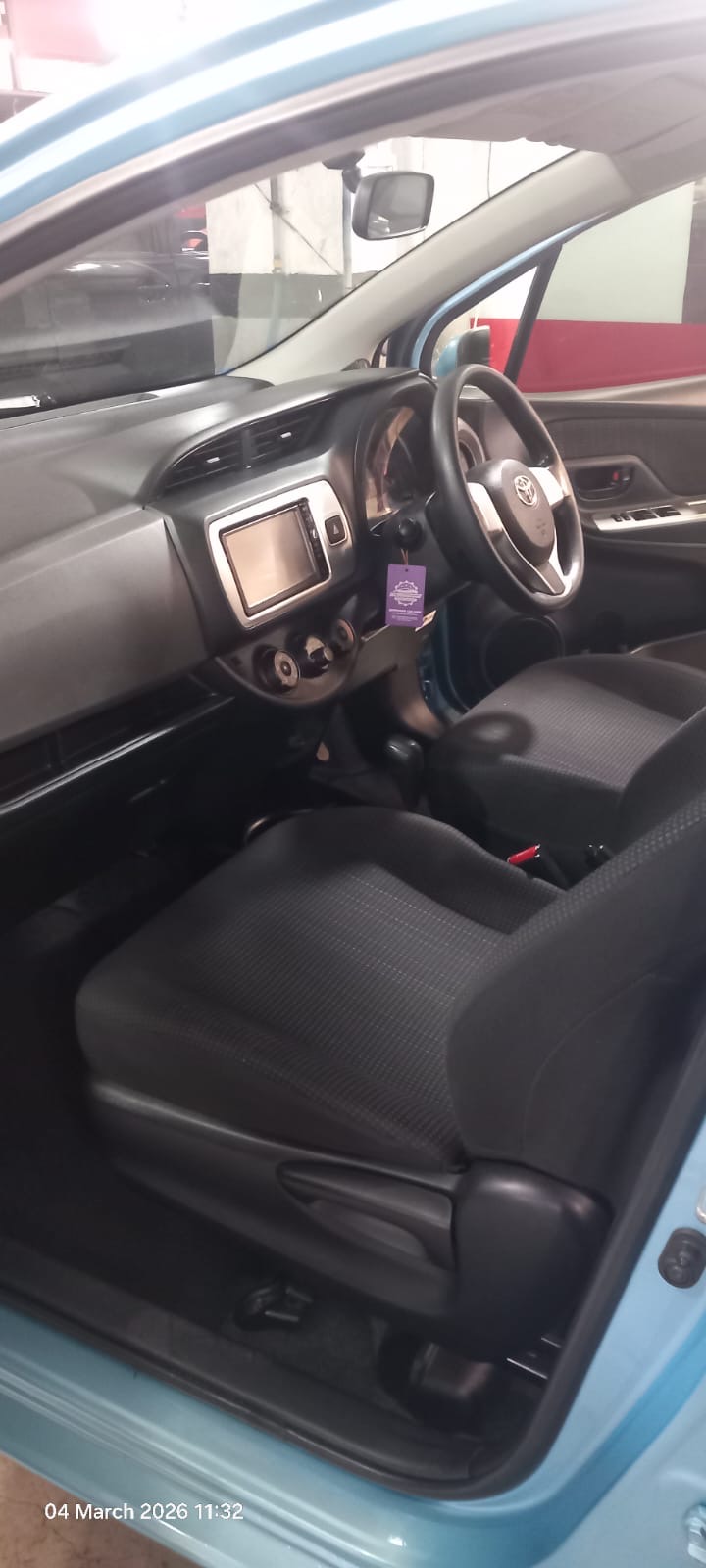 Toyota Vitz 2015 - பயன்படுத்தப்பட்டது கார் sale in Sri Lanka - patpat.lk