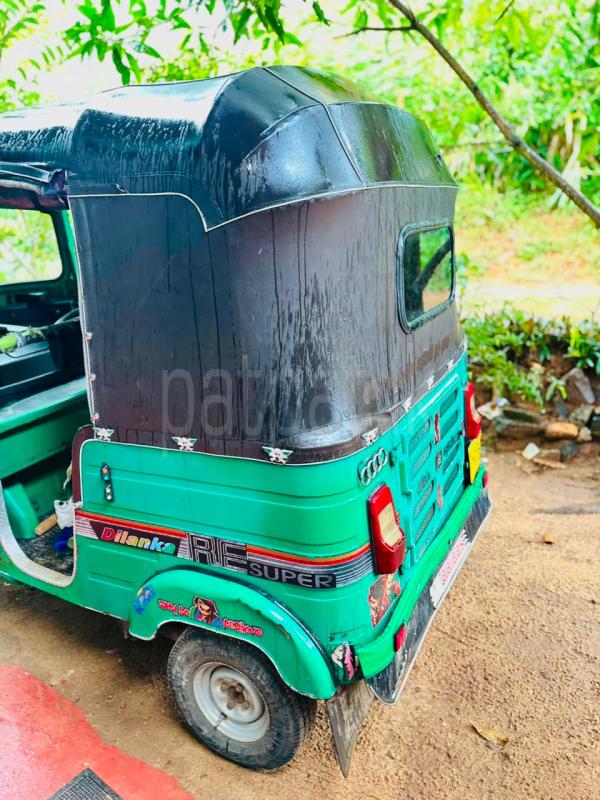 Bajaj 4 stroke 2016 - பயன்படுத்தப்பட்டது முச்சக்கர வண்டி sale in Sri Lanka - patpat.lk