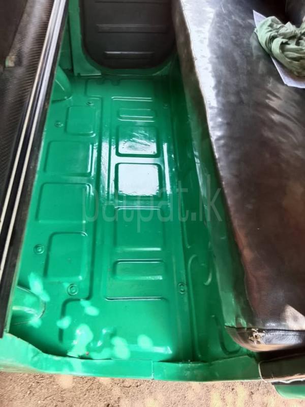 Bajaj 4 stroke 2016 - பயன்படுத்தப்பட்டது முச்சக்கர வண்டி sale in Sri Lanka - patpat.lk