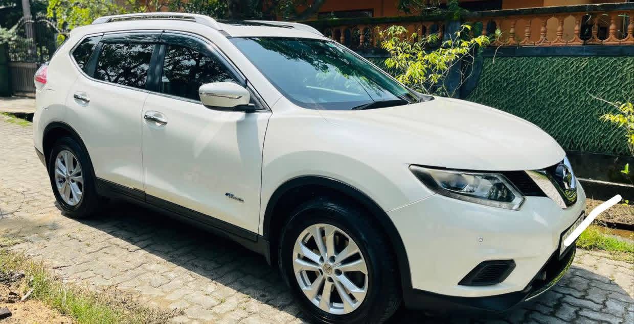 Nissan X Trail 2016 - பயன்படுத்தப்பட்டது SUV sale in Sri Lanka - patpat.lk