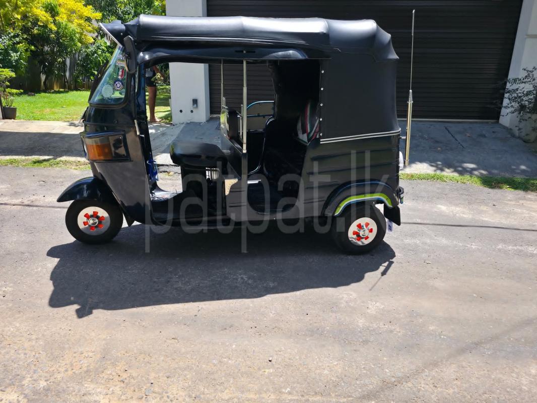 Bajaj Three Wheel 2010 - பயன்படுத்தப்பட்டது முச்சக்கர வண்டி sale in Sri Lanka - patpat.lk