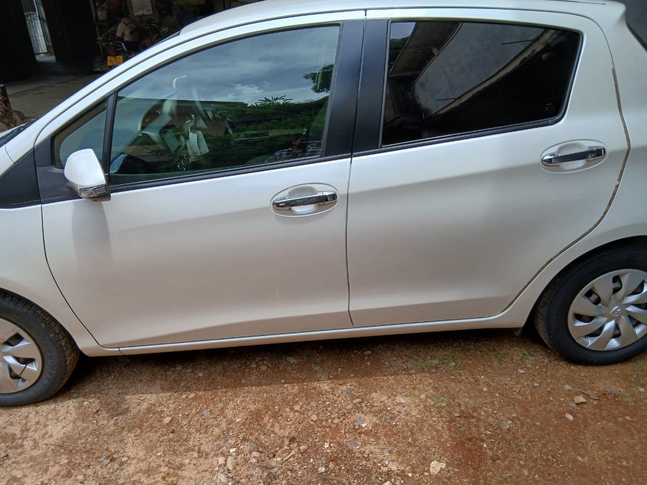 Toyota Vitz 2017 - භාවිතා කරන ලද කාර් sale in Sri Lanka - patpat.lk