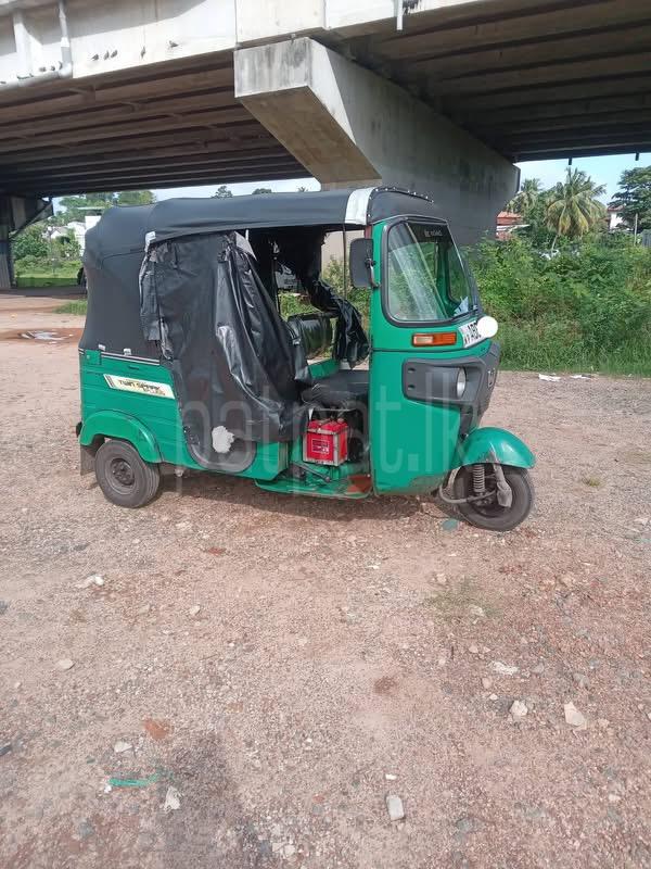 Bajaj 4 stroke 2015 - Used Three wheeler sale in Sri Lanka - patpat.lk