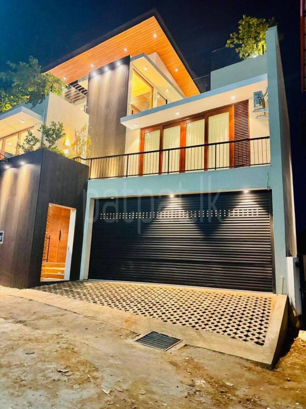 House for Sale in Boralesgamuwa