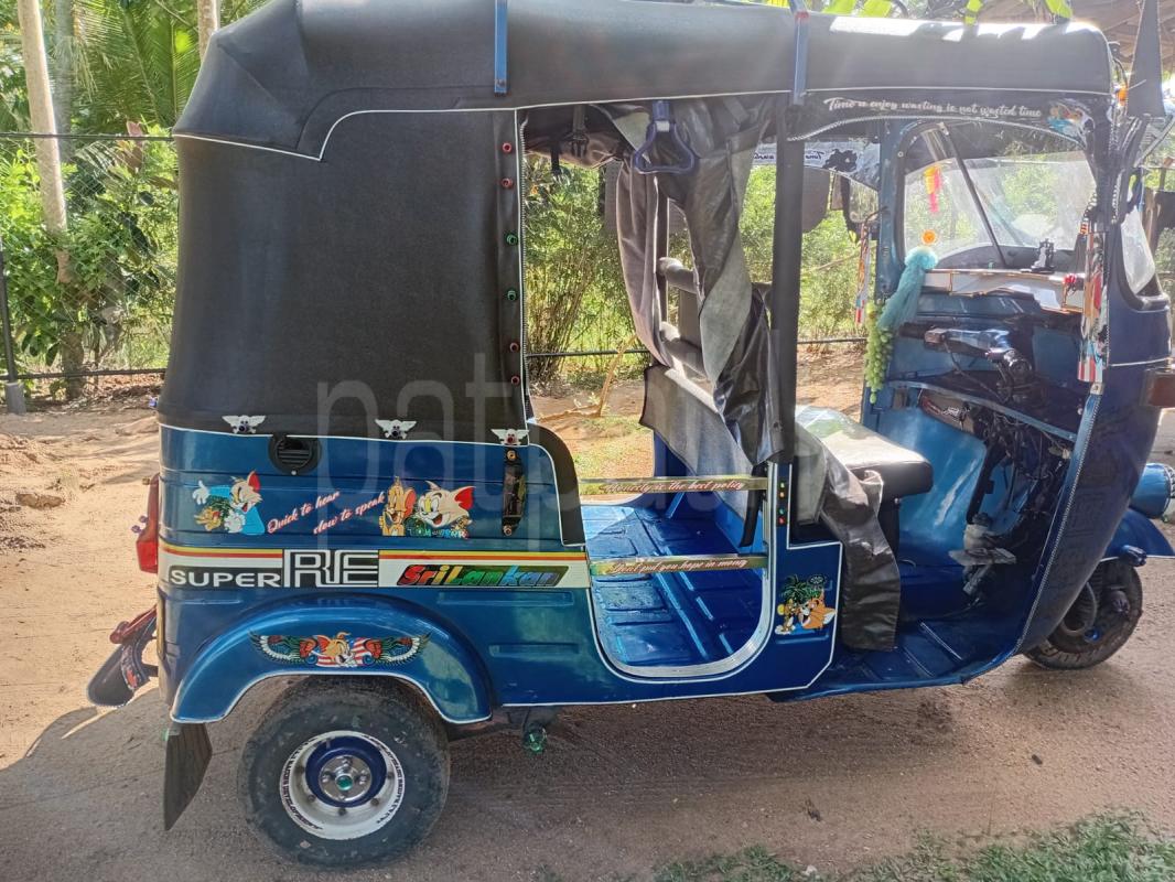 Bajaj Three Wheel 2006 - பயன்படுத்தப்பட்டது முச்சக்கர வண்டி sale in Sri Lanka - patpat.lk