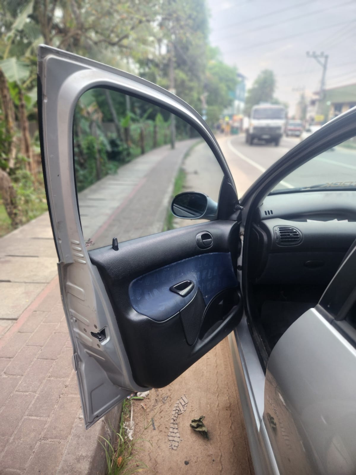 Peugeot 206 2001 - භාවිතා කරන ලද කාර් sale in Sri Lanka - patpat.lk