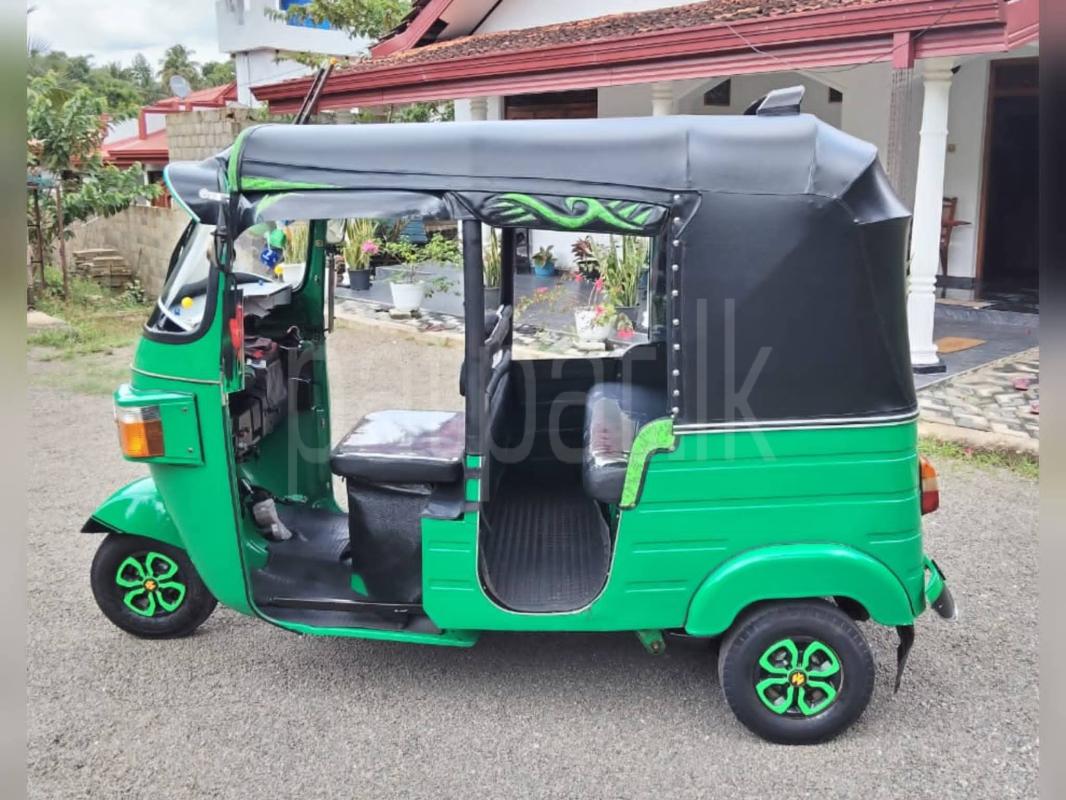 Bajaj 4 stroke 2010 - பயன்படுத்தப்பட்டது முச்சக்கர வண்டி sale in Sri Lanka - patpat.lk