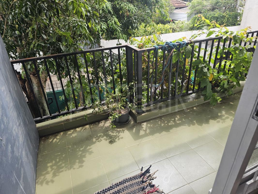 Advertisement image 9