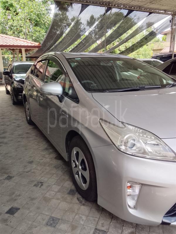 Toyota Prius 2013 - மறுசீரமைக்கப்பட்டது கார் sale in Sri Lanka - patpat.lk