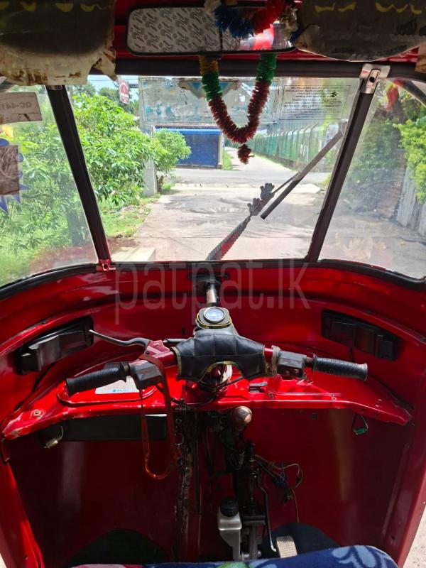 Bajaj 2 stroke 2005 - භාවිතා කරන ලද ත්‍රිරෝද රථය sale in Sri Lanka - patpat.lk
