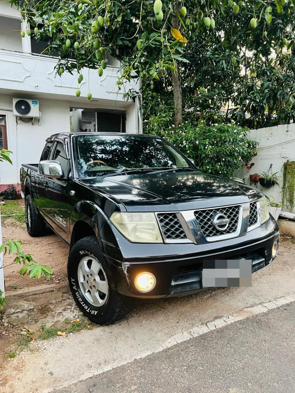 Nissan Navara 2010 - Used Pick-up  sale in Sri Lanka - patpat.lk