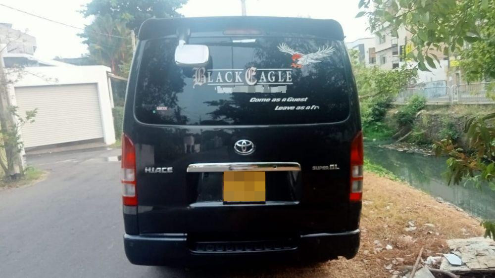 Toyota Hiace 2006 - Used Van sale in Sri Lanka - patpat.lk