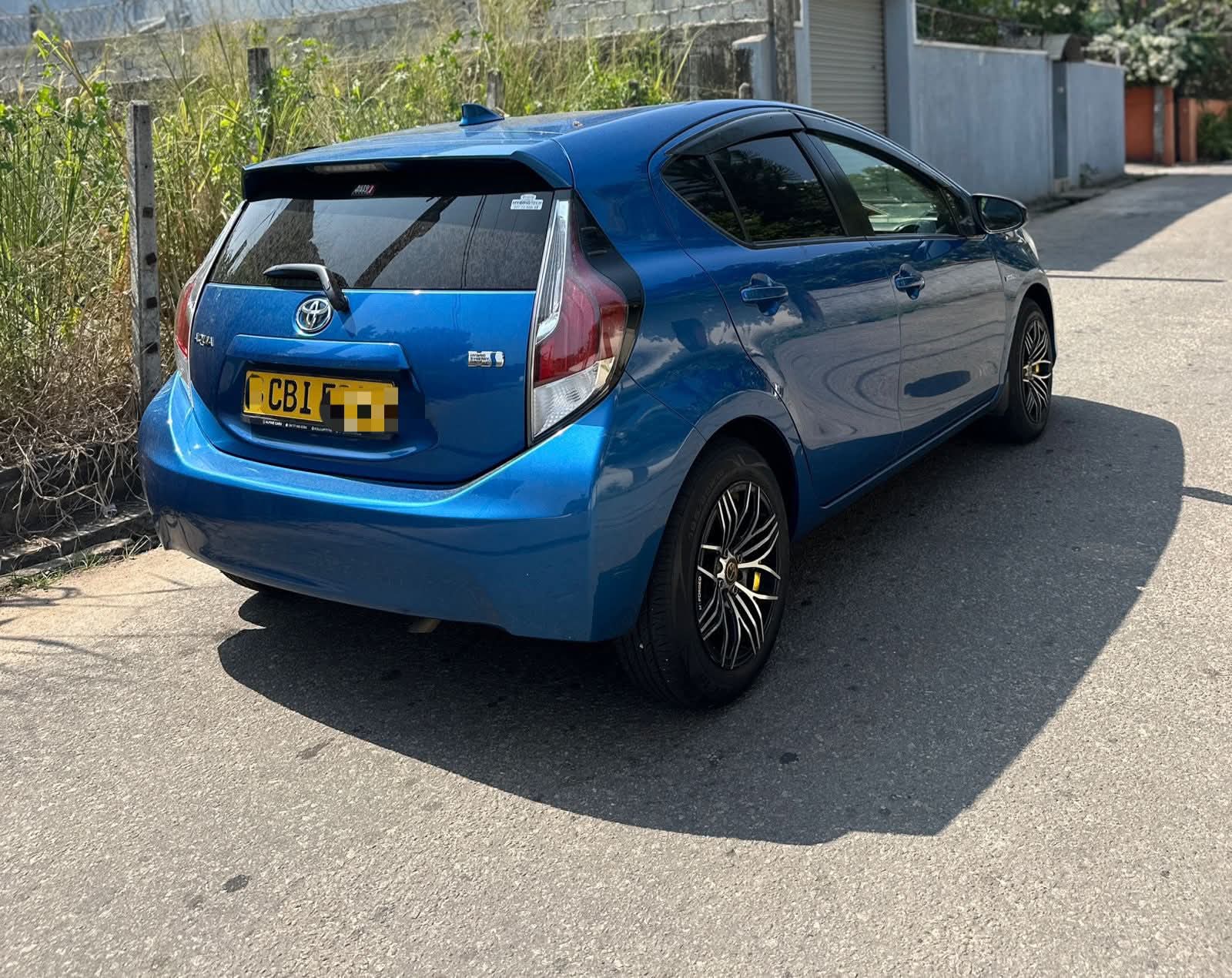 Toyota Aqua 2015 - Used Car sale in Sri Lanka - patpat.lk