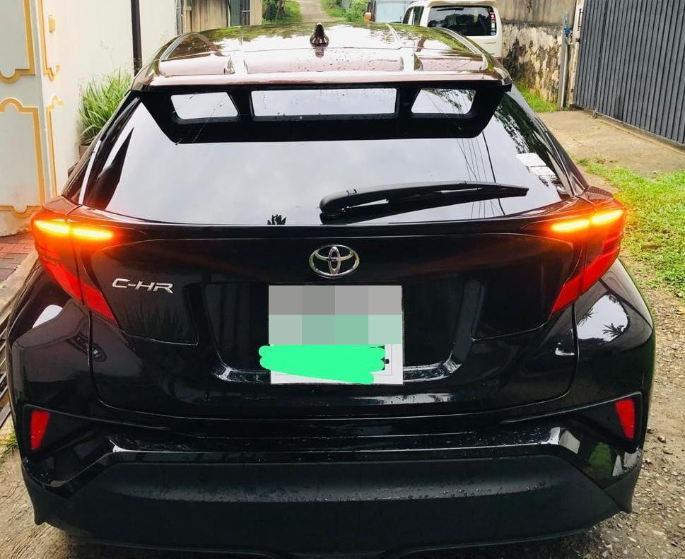 Toyota CHR 2023 - பயன்படுத்தப்பட்டது SUV sale in Sri Lanka - patpat.lk