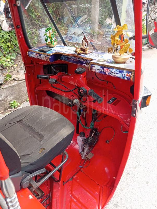 Bajaj Three Wheel 2006 - பயன்படுத்தப்பட்டது முச்சக்கர வண்டி sale in Sri Lanka - patpat.lk
