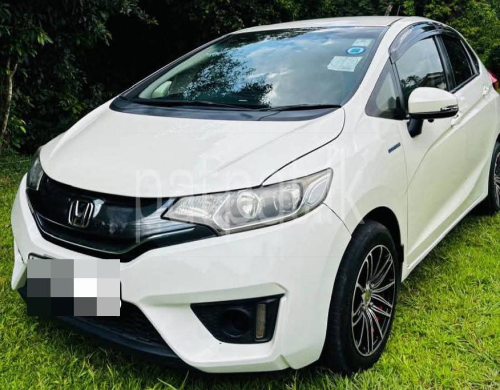 Honda Fit 2015 - பயன்படுத்தப்பட்டது கார் sale in Sri Lanka - patpat.lk