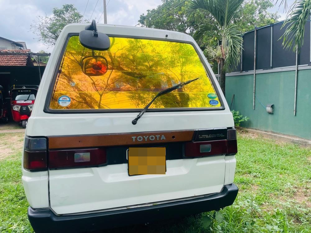 Toyota LiteAce 1990 - பயன்படுத்தப்பட்டது வேன் sale in Sri Lanka - patpat.lk