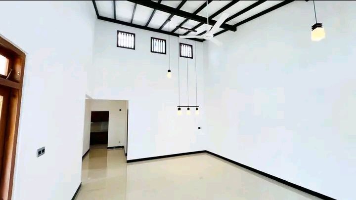 House for Sale in Athurugiriya