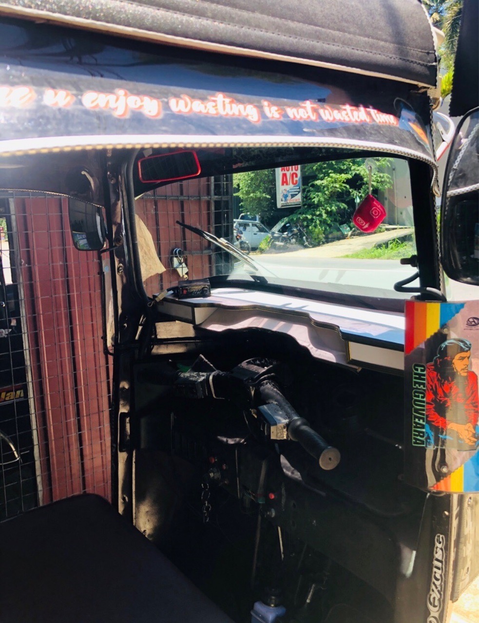 Bajaj Three Wheel 2011 - மறுசீரமைக்கப்பட்டது முச்சக்கர வண்டி sale in Sri Lanka - patpat.lk