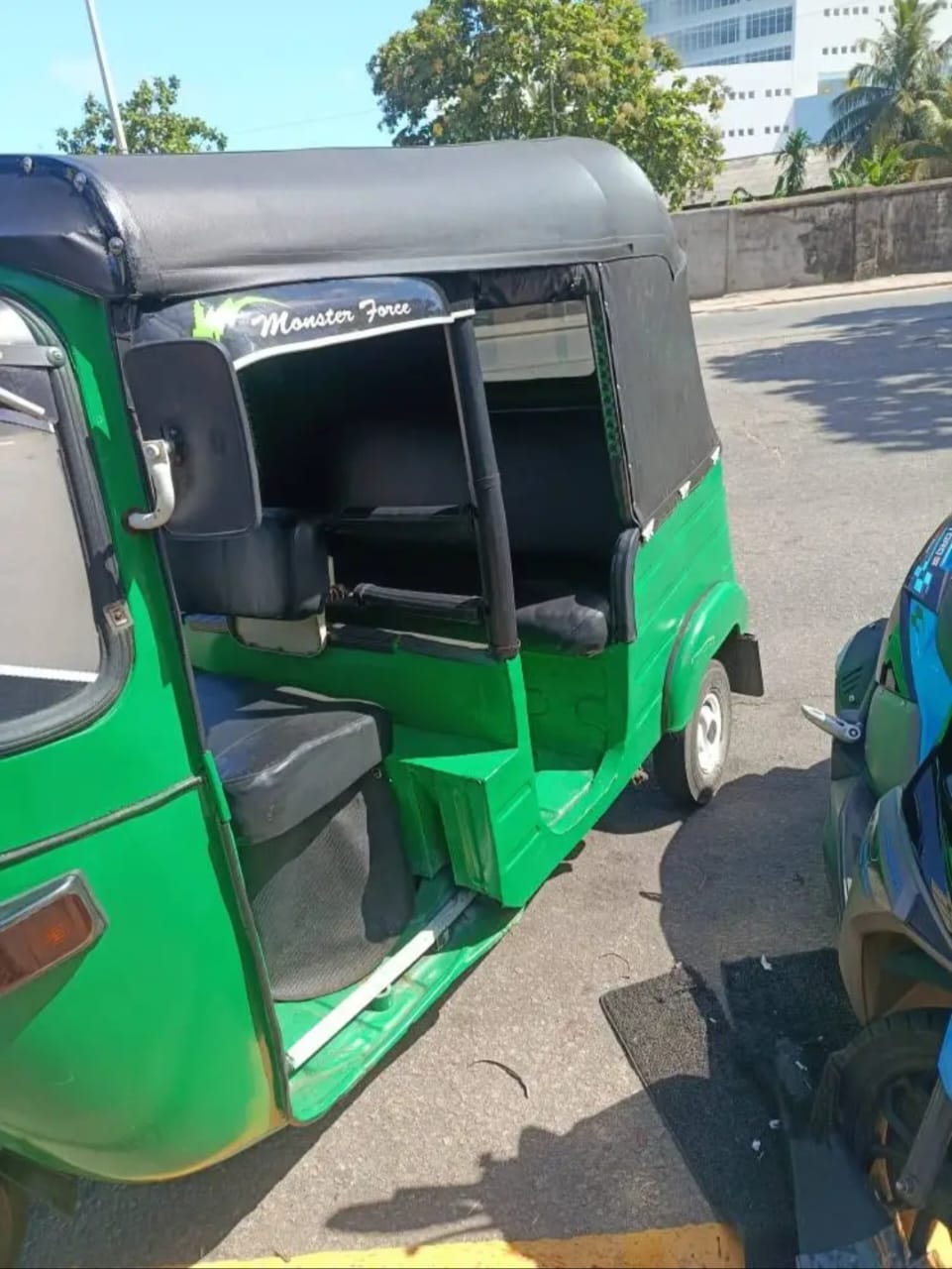 Bajaj 2 stroke 2004 - பயன்படுத்தப்பட்டது முச்சக்கர வண்டி sale in Sri Lanka - patpat.lk