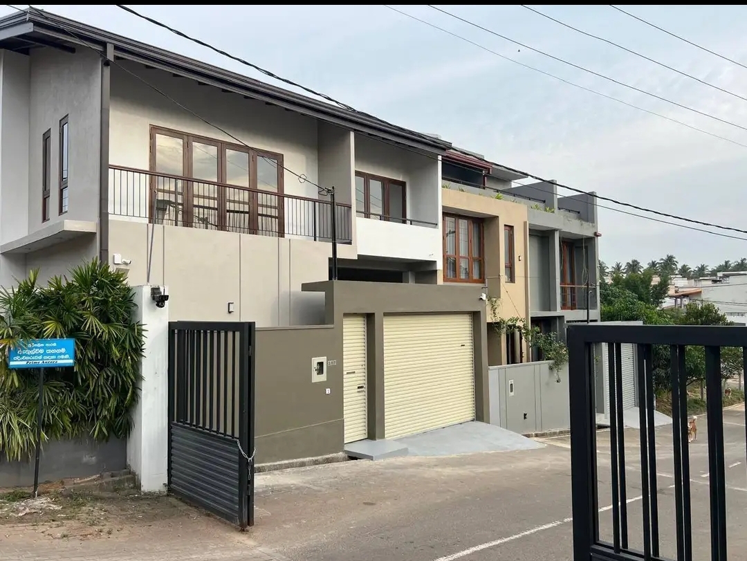 House for Sale in Polgasowita