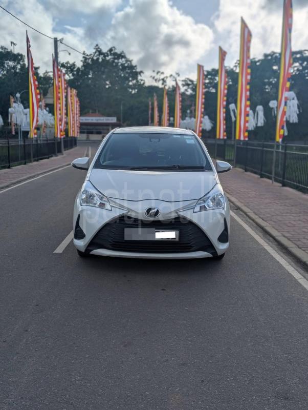 Toyota Vitz 2017 - භාවිතා කරන ලද කාර් sale in Sri Lanka - patpat.lk