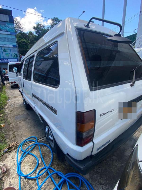 Toyota TownAce 1988 - Used Van sale in Sri Lanka - patpat.lk