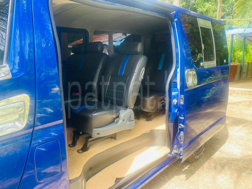 Toyota Hiace 2007 - பயன்படுத்தப்பட்டது வேன் sale in Sri Lanka - patpat.lk