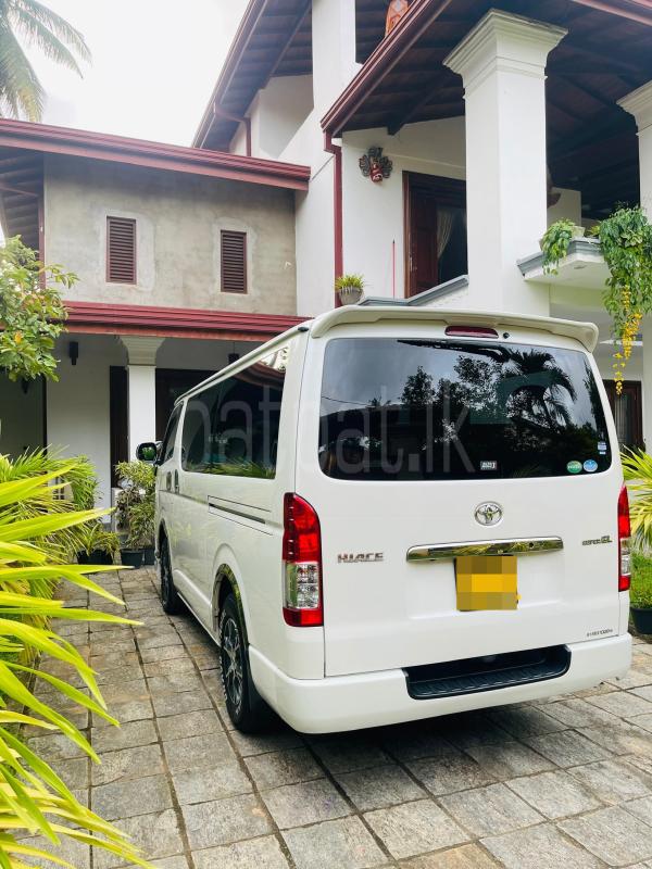 Toyota Hiace 2017 - பயன்படுத்தப்பட்டது வேன் sale in Sri Lanka - patpat.lk