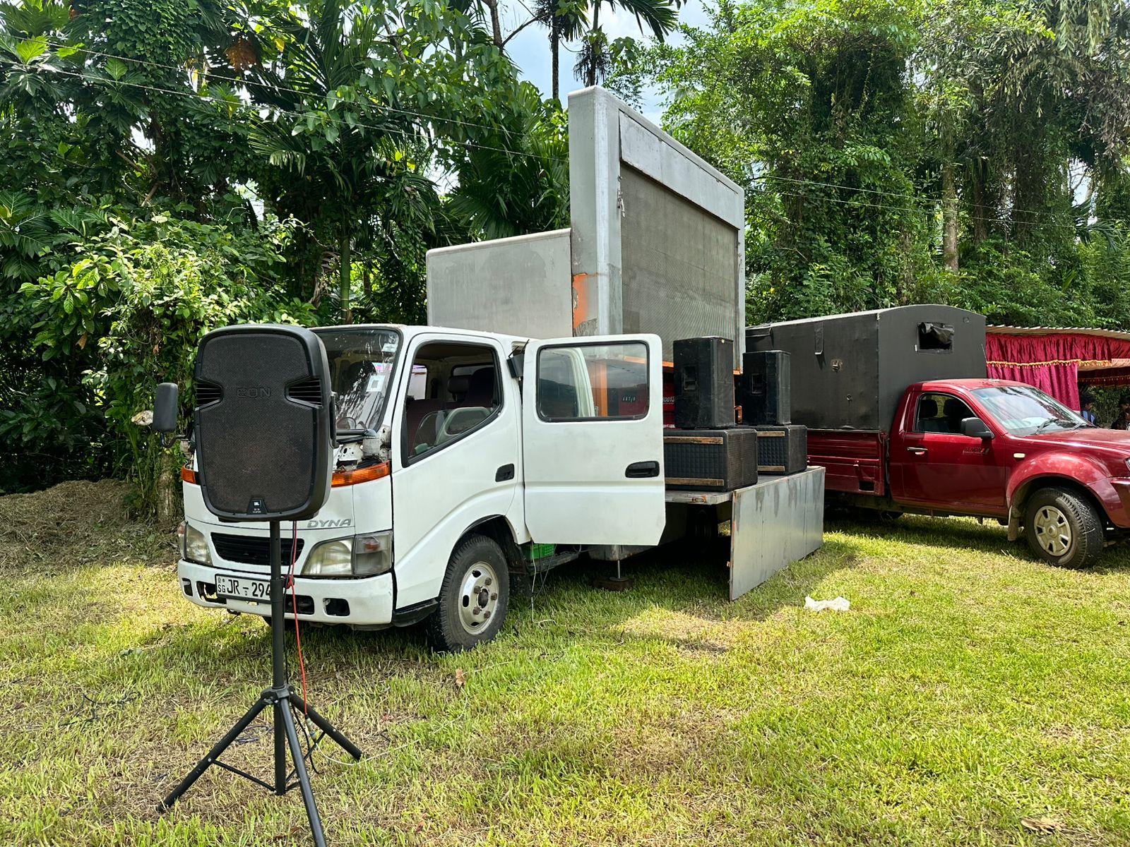 Toyota Dyna 2002 - பயன்படுத்தப்பட்டது டிரக் sale in Sri Lanka - patpat.lk