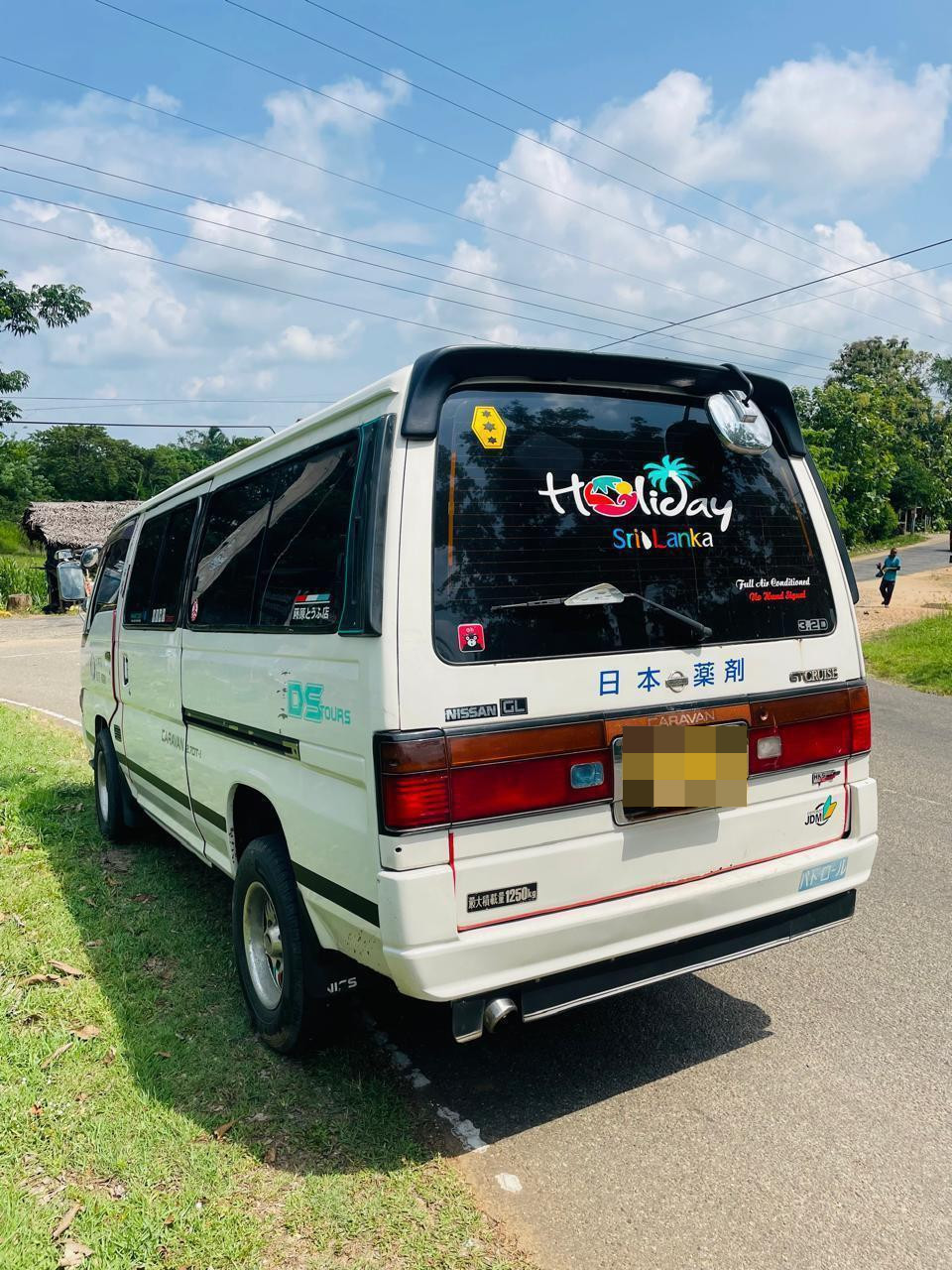 Nissan Caravan 1990 - Used Van sale in Sri Lanka - patpat.lk