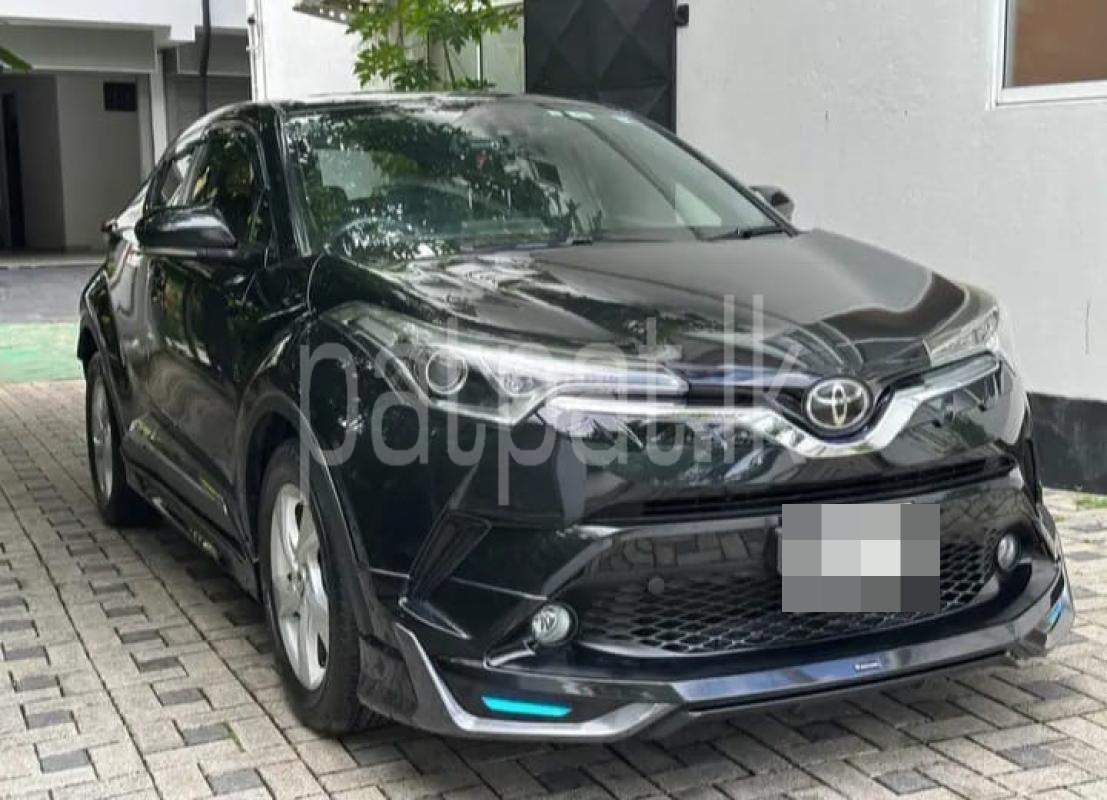 Toyota CHR 2017 - பயன்படுத்தப்பட்டது SUV sale in Sri Lanka - patpat.lk