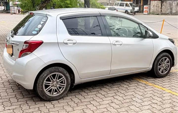 Toyota Vitz 2016 - பயன்படுத்தப்பட்டது கார் sale in Sri Lanka - patpat.lk