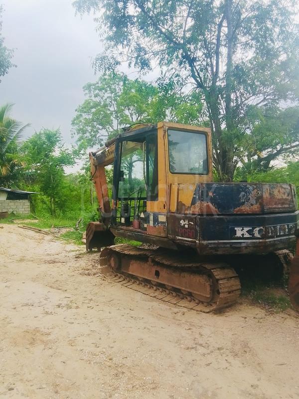 Komatsu Excavator 2000 - பயன்படுத்தப்பட்டது கனரக sale in Sri Lanka - patpat.lk