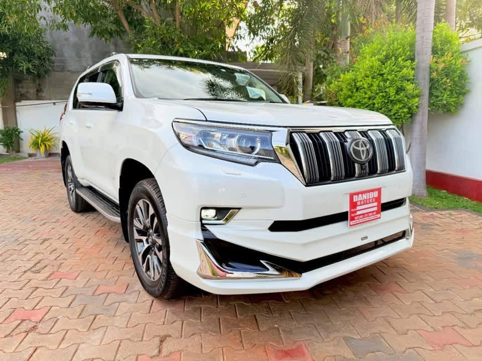 Toyota Land Cruiser Prado 2023 ads-image-1
