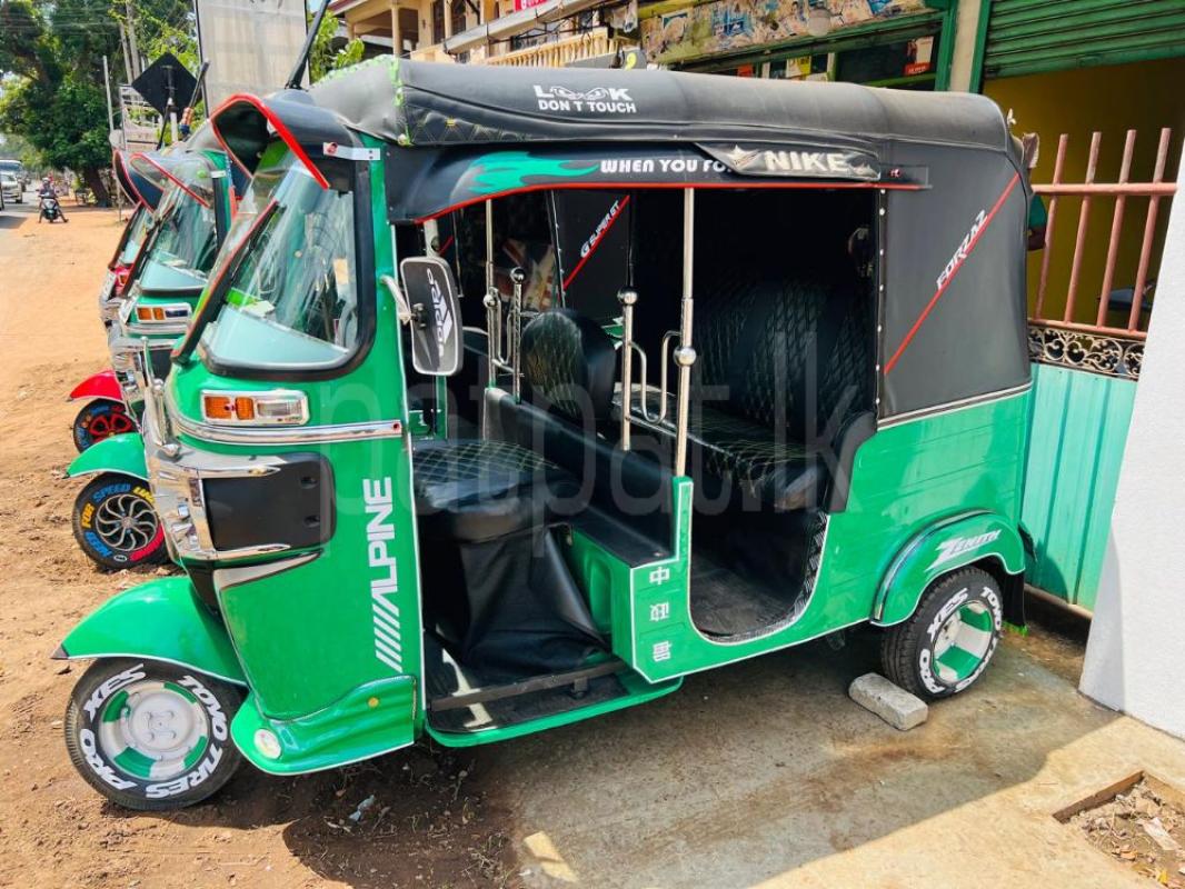 Bajaj Three Wheel 2014 - Used Three wheeler sale in Sri Lanka - patpat.lk