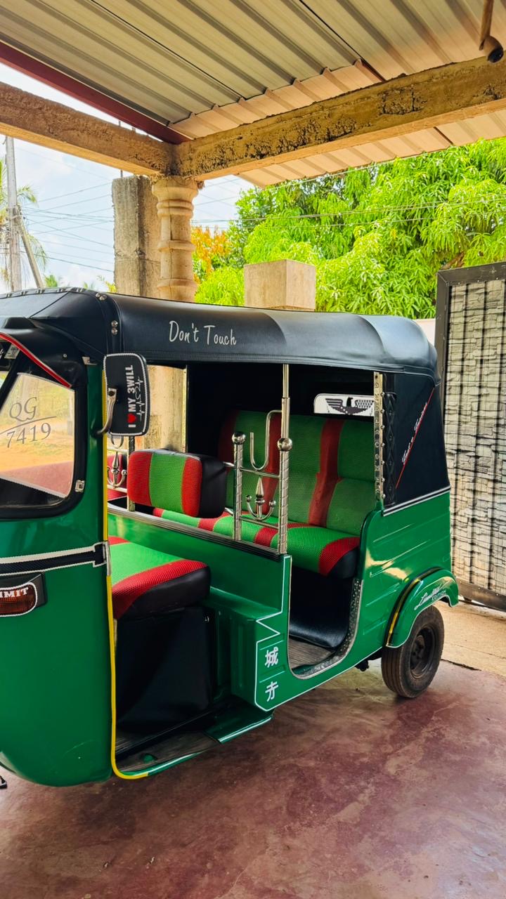 Bajaj Three Wheel 2005 - භාවිතා කරන ලද ත්‍රිරෝද රථය sale in Sri Lanka - patpat.lk