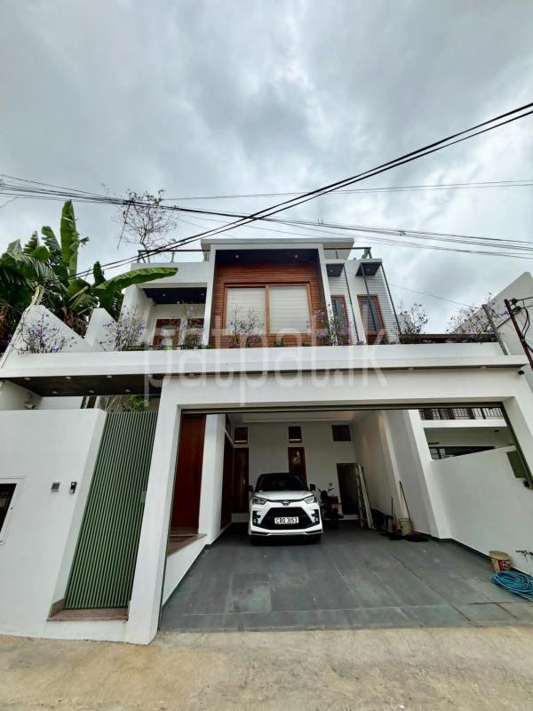 House for Sale in Battaramulla