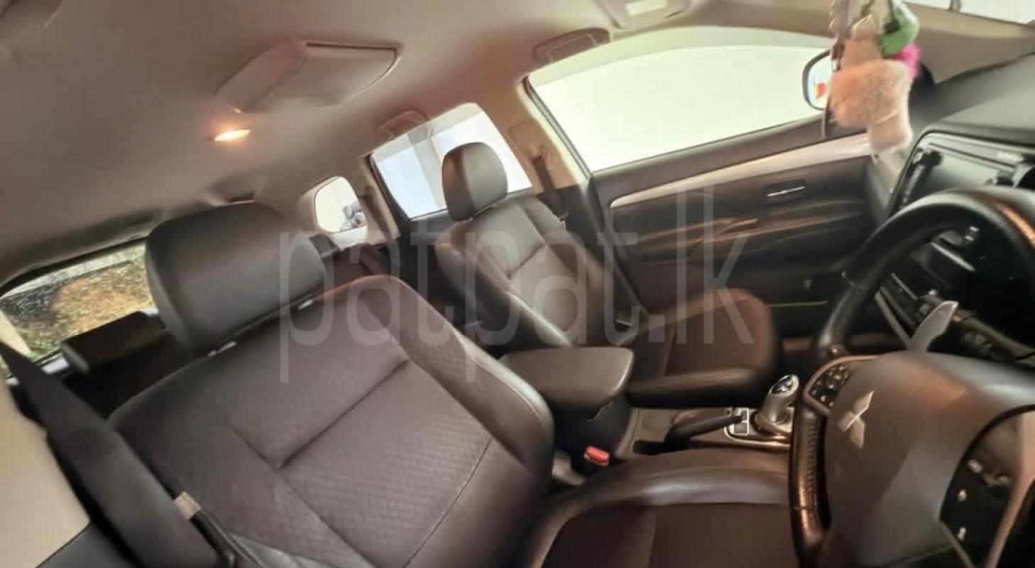 Mitsubishi Outlander 2014 - பயன்படுத்தப்பட்டது SUV sale in Sri Lanka - patpat.lk