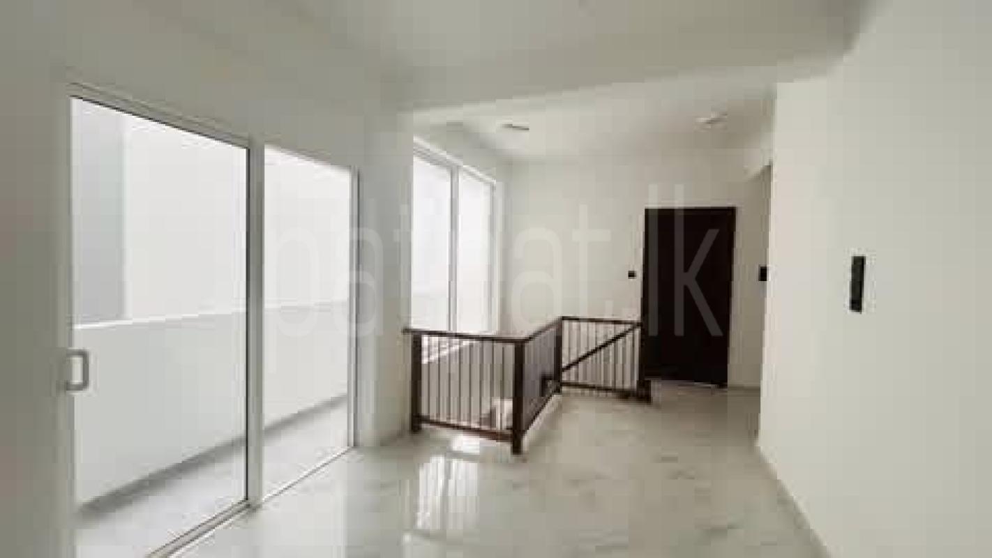 Furnished Apartment for Sale in Wellawatta (Colombo 06)
