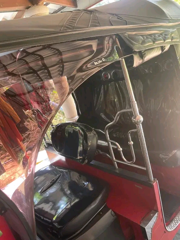 Bajaj Three Wheel 2015 - பயன்படுத்தப்பட்டது முச்சக்கர வண்டி sale in Sri Lanka - patpat.lk