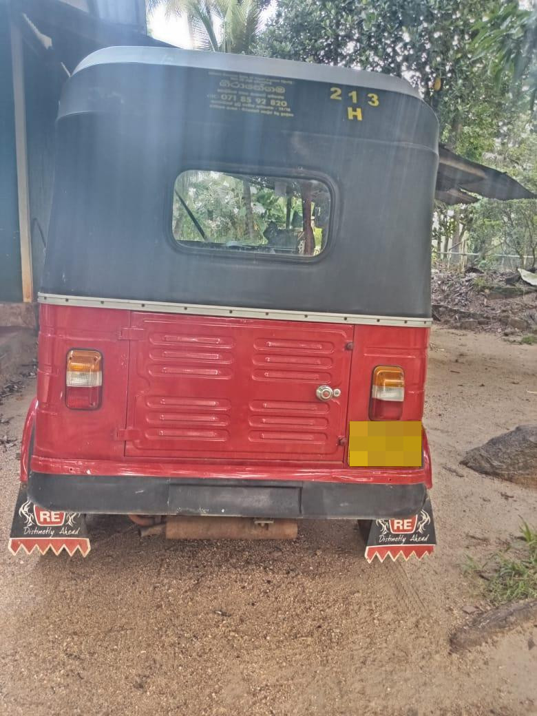 Bajaj Three Wheel 2012 - பயன்படுத்தப்பட்டது முச்சக்கர வண்டி sale in Sri Lanka - patpat.lk