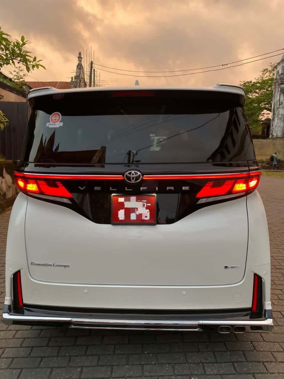 Toyota Alphard 2024 - අලුත් වෑන් රථය sale in Sri Lanka - patpat.lk