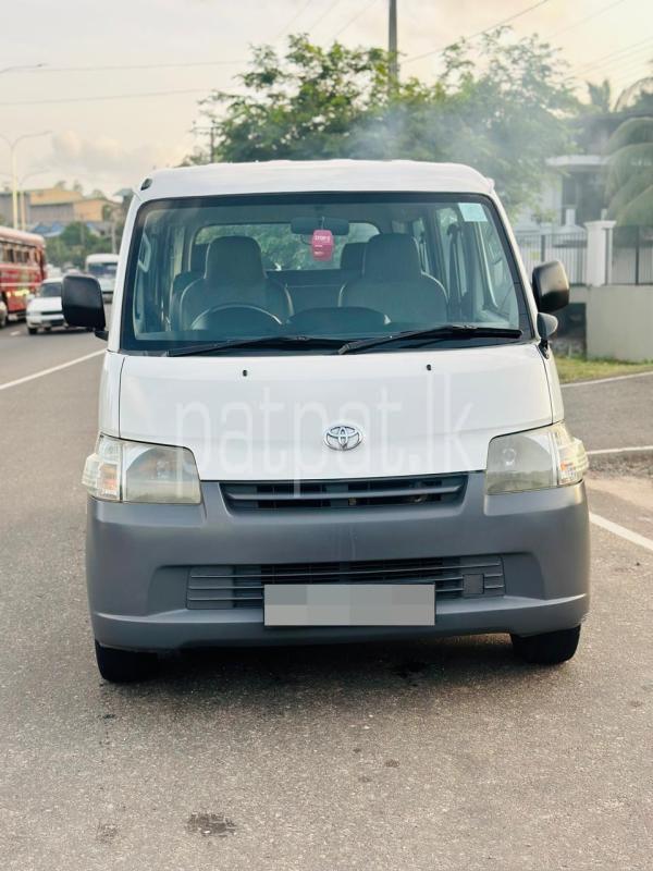 Toyota LITE ACE  2011 - භාවිතා කරන ලද වෑන් රථය sale in Sri Lanka - patpat.lk