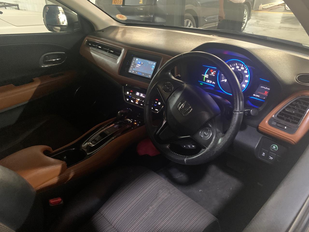 Honda Vezel 2014 - Reconditioned SUV sale in Sri Lanka - patpat.lk