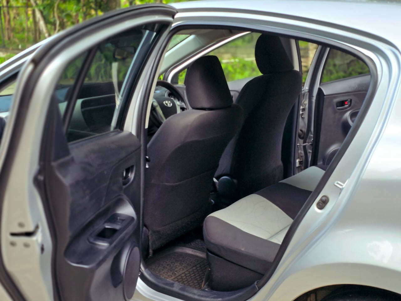 Toyota Aqua 2013 - பயன்படுத்தப்பட்டது கார் sale in Sri Lanka - patpat.lk