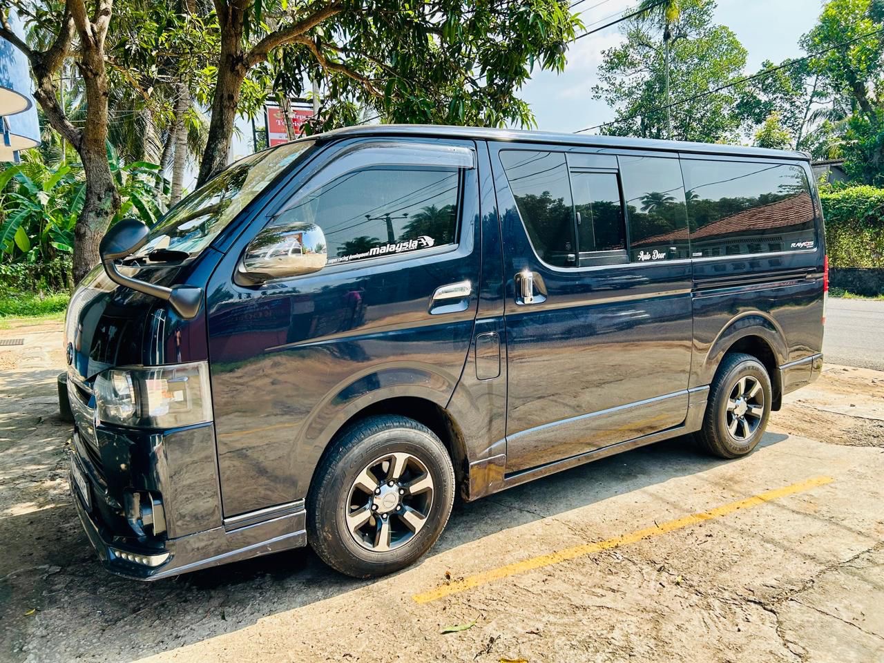 Toyota Hiace 2013 - Used Van sale in Sri Lanka - patpat.lk