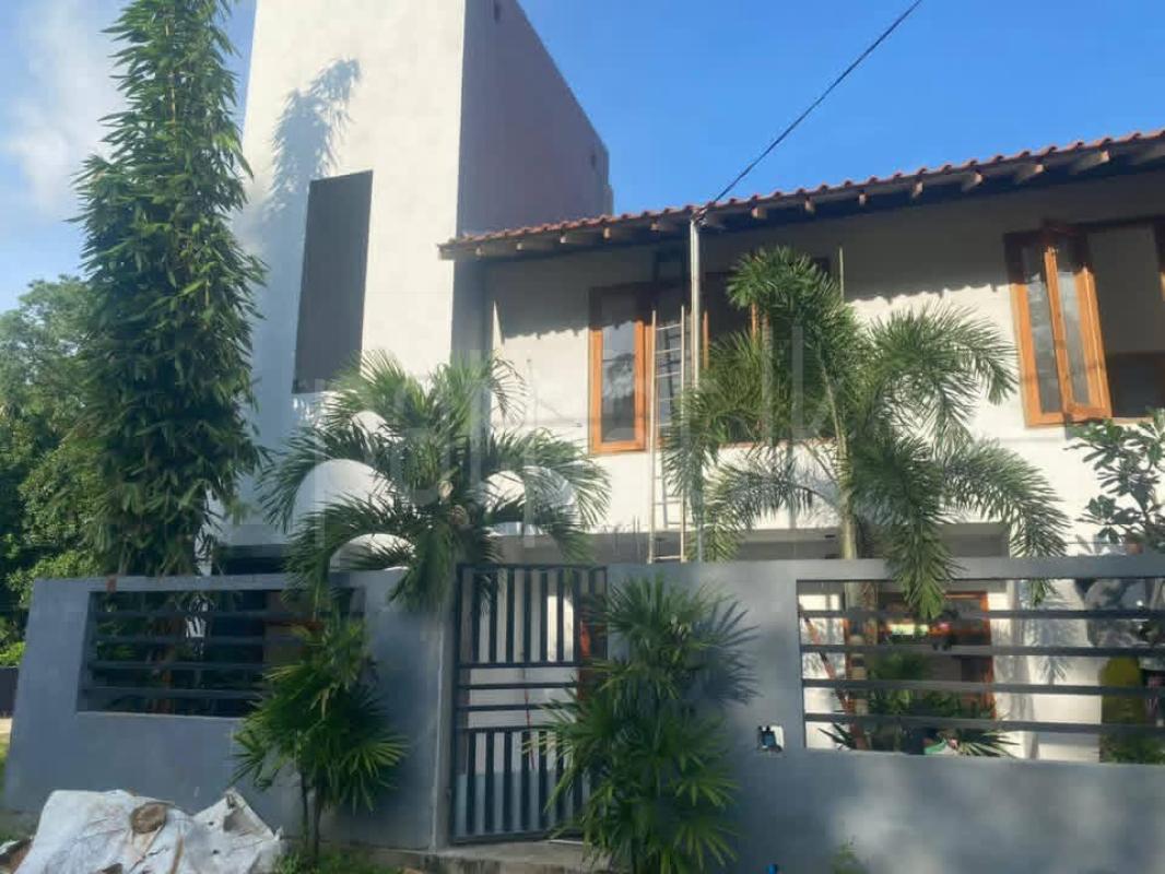 House for Sale in Athurugiriya